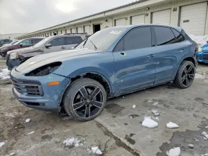 2019 PORSCHE CAYENNE