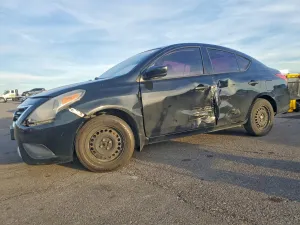 2016 NISSAN VERSA