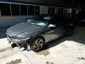 2024 HYUNDAI ELANTRA