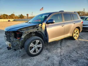 2011 TOYOTA HIGHLANDER
