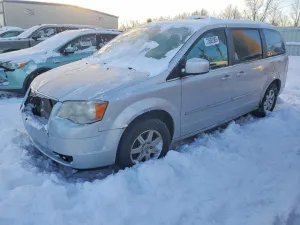 2010 CHRYSLER MINIVAN