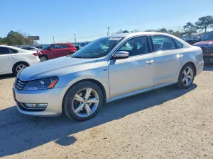 2015 VOLKSWAGEN PASSAT