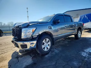2017 NISSAN TITAN