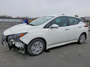 2023 NISSAN LEAF