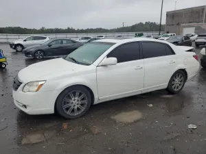 2005 TOYOTA AVALON
