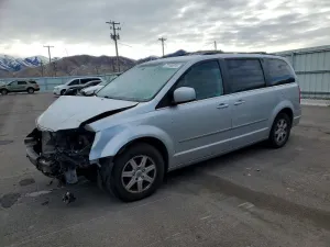 2010 CHRYSLER MINIVAN