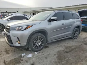 2017 TOYOTA HIGHLANDER