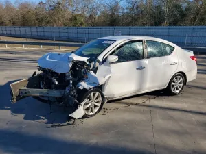 2016 NISSAN VERSA