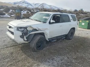 2023 TOYOTA 4RUNNER SE