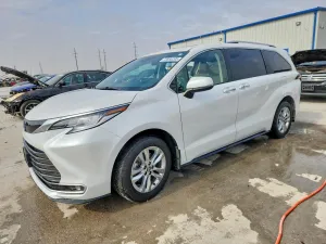 2024 TOYOTA SIENNA