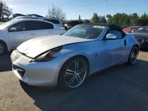 2012 NISSAN 370Z