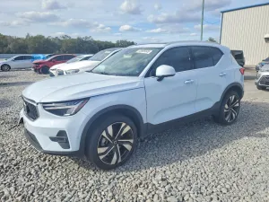 2024 VOLVO XC40 PLUS