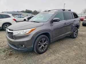 2016 TOYOTA HIGHLANDER
