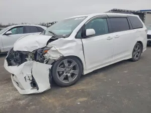 2018 TOYOTA SIENNA