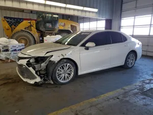 2018 TOYOTA CAMRY