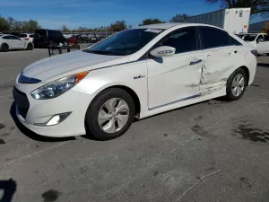 2013 HYUNDAI SONATA