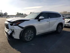 2020 TOYOTA HIGHLANDER