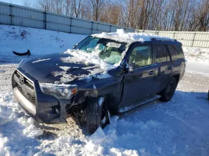2023 TOYOTA 4RUNNER SE