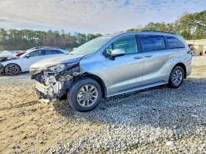2025 TOYOTA SIENNA
