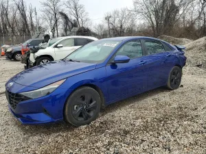 2022 HYUNDAI ELANTRA