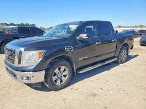 2017 NISSAN TITAN