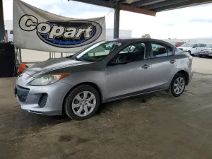 2013 MAZDA 3