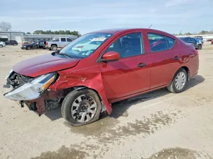 2017 NISSAN VERSA