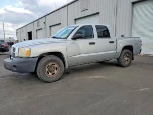 2005 DODGE DAKOTA