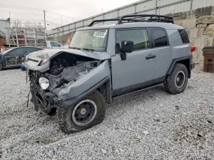 2013 TOYOTA FJ CRUISER