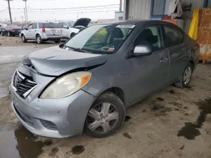 2012 NISS VERSA