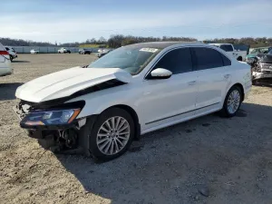 2017 VOLKSWAGEN PASSAT