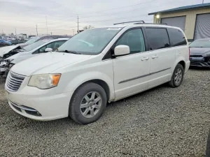 2013 CHRYSLER MINIVAN