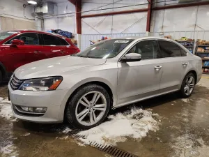 2013 VOLKSWAGEN PASSAT