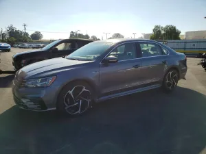 2017 VOLKSWAGEN PASSAT