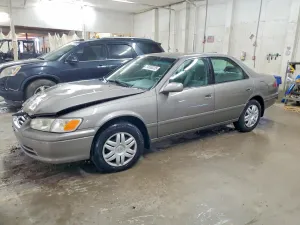 2001 TOYOTA CAMRY