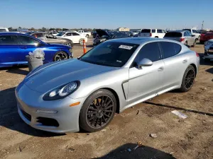 2016 PORSCHE PANAMERA