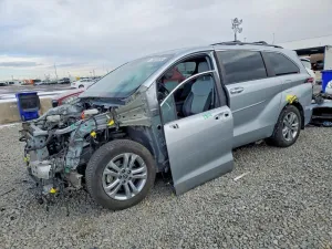 2021 TOYOTA SIENNA