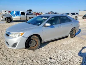 2014 TOYOTA CAMRY