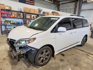 2019 TOYOTA SIENNA