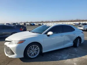 2018 TOYOTA CAMRY