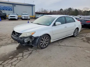 2011 TOYOTA AVALON