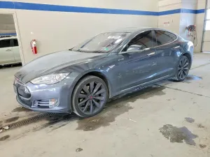 2015 TESLA MODEL S