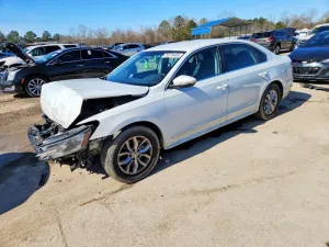 2016 VOLKSWAGEN PASSAT