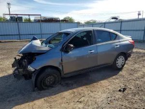 2016 NISSAN VERSA