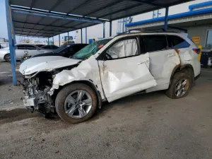 2016 TOYOTA HIGHLANDER