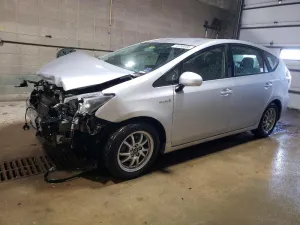 2016 TOYOTA PRIUS