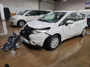 2015 NISSAN VERSA