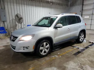 2010 VOLKSWAGEN TIGUAN