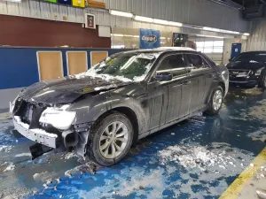2019 CHRYSLER 300