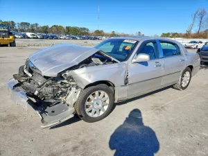 2009 LINCOLN TOWNCAR